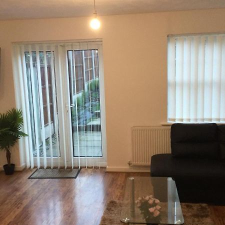 Ferienwohnung Quiet Residential Area Within Easy Reach Of Town Manchester Exterior foto